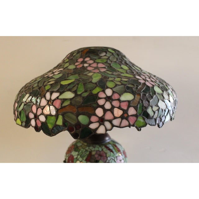 Art Nouveau Gorgeous Tiffany-Style Art Nouveau Lamp With Bronze Base For Sale - Image 3 of 18