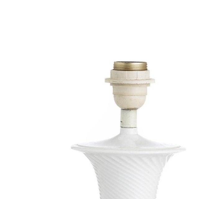 Porcelain - Pair of table lamps - 'Vista Alegre'. Made of molded, embossed and glazed porcelain from the Vista Alegre...