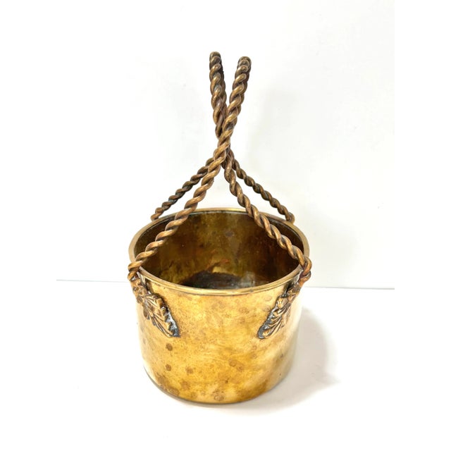 1970s Vintage Mottahedeh Brass Basket Planter – Twisted Handle Decorative Cachepot For Sale - Image 5 of 6