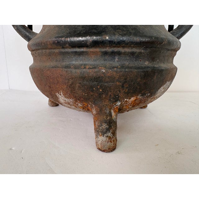 Antique Cast Iron Three-Leg Cauldron With Side Handles, Late 18th Century For Sale In Orlando - Image 6 of 9