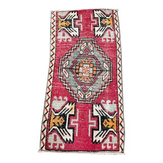 Turkish Yastik Rug 1'5" x 2'11" For Sale