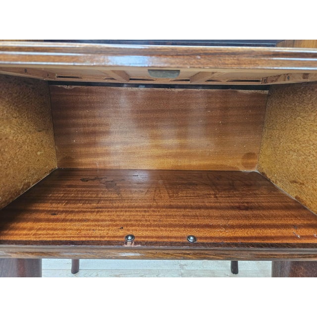 Art Deco Bedside Tables in Walnut Burl with Mirrored Shelves and Brass Handles, 1950, Set of 2 For Sale - Image 14 of 18