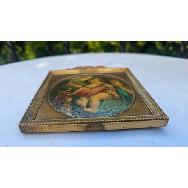 Art Nouveau chromolithograph in brass frame Madonna Della Sedia, dimensions: height 13.8 cm, width 11.6 cm, depth 1 cm.
