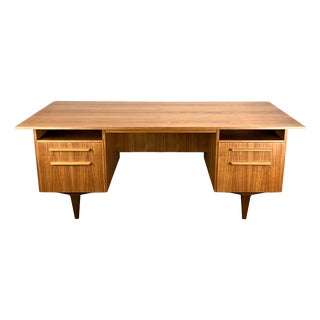 Vintage Bauhaus Desk in Walnut from WK Möbel, 1960s For Sale