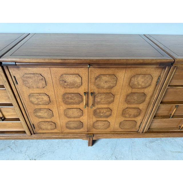 Long Mid Century Modern Thomasville Tamerlane Walnut Bar Credenza Sideboard Cabinet For Sale - Image 10 of 18