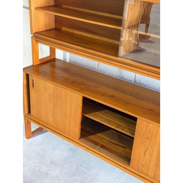 Mid Century Modern Danish Teak Hutch Credenza Display Cabinet 2 Piece 1960s For Sale - Image 4 of 10