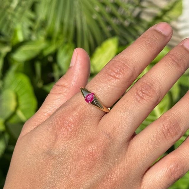 Art Nouveau 14k Yellow Gold Prong Set Natural Ruby Ring Size 6.5 by VRJewels For Sale - Image 3 of 15