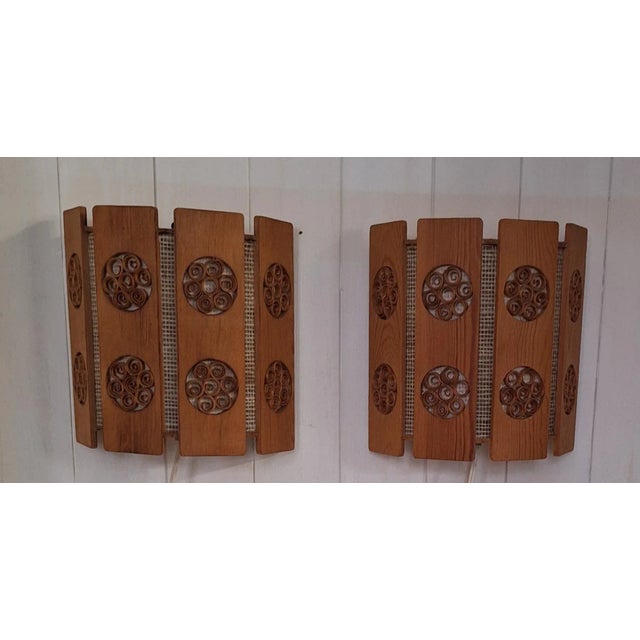 Swedish Wall Lamps in Pinewood, 1970s, Set of 2, in Very Good conditions. Designed 1970 to 1979 European Plug (up to...
