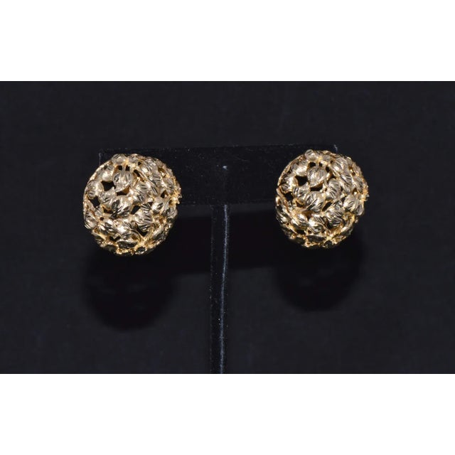 Metal Stunning SAK Italy 14K Solid Gold Faceted Cluster Earrings, A Pair For Sale - Image 7 of 9
