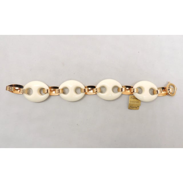 Vintage 1974 Signed Napier Goldtone White Resin Link Bracelet For Sale In Philadelphia - Image 6 of 6