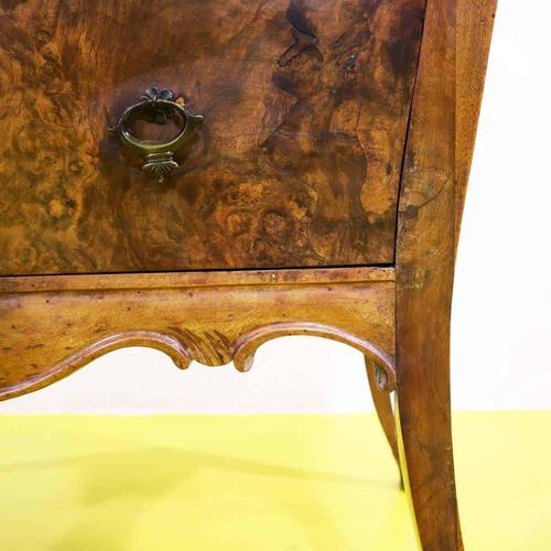 Venetian Bombé Chest of Drawers in Walnut Burl with Pull-Out Top For Sale - Image 6 of 13