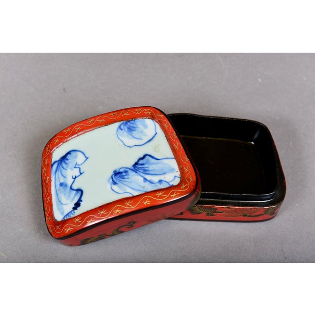 Antique Chinese Red Lacquered Covered Trinket Boxes—A Pair For Sale In New York - Image 6 of 7