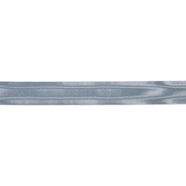 A lustrous ribbed texture and watery moiré effect combine in Duchess Tape for an exquisite trim with an opulent...