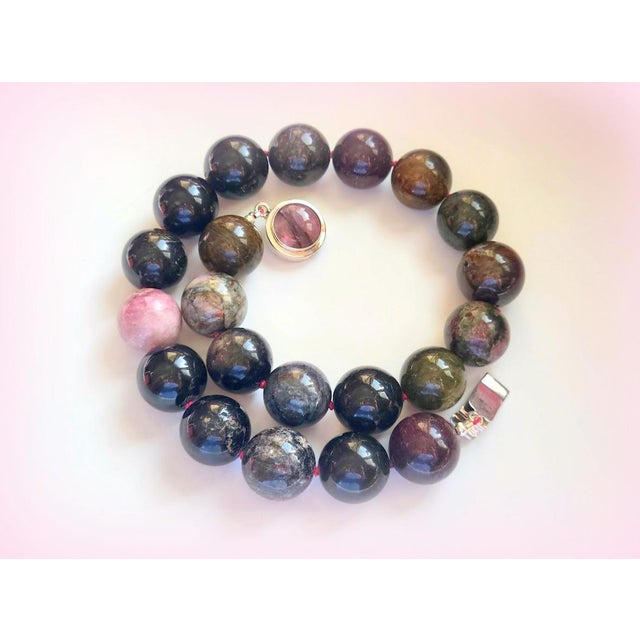Early 21st Century Tourmaline Beaded Necklace For Sale - Image 5 of 5