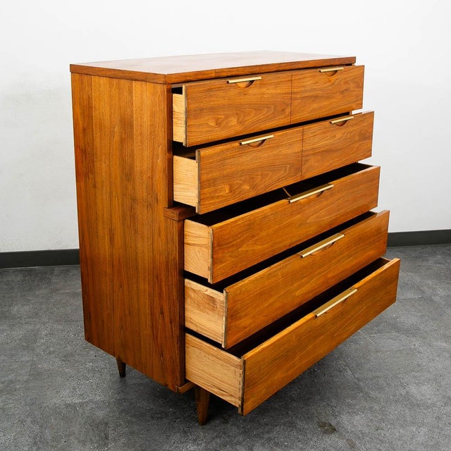 1960s Mid Century Modern Dresser Highboy Kent Coffey Tableau 5 Drawer Walnut Vintage For Sale - Image 5 of 11