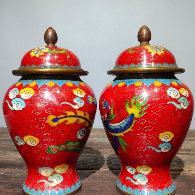 Chinese Pair of Vintage Chinese Cloisonné Enamel "Dragon & Phoenix" Covered Jars With "Xuan" Mark For Sale - Image 3 of 9