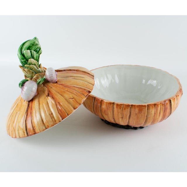 1960s Este Ceramic Large Majolica Onion Tureen Covered Dish Centerpiece For Sale - Image 4 of 18