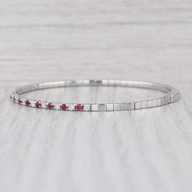 Gemstone Information: - Natural Diamonds - Total Carats - 0.65ctw Cut - Round Brilliant Color - G - H Clarity - SI1 - I2 -...