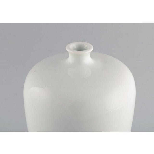 Rosenthal Antique Porcelain Vase with Female Portrait by H. Hedenborg for Rosenthal, 1890s For Sale - Image 4 of 7