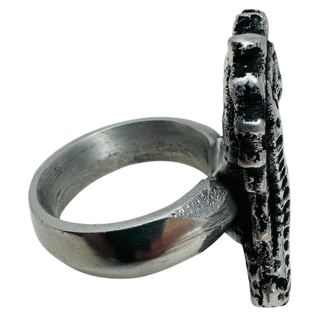 1990s Vintage Seahorse Napkin Rings (Set of 6) | 1990s Nautical Coastal Table Decor | Antique Silver Tone Metal by India Handicrafts Inc. For Sale - Image 5 of 11