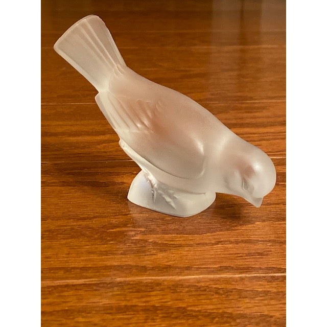 1980s Lalique of France Vintage Frosted Crystal Sparrow / Bird Sculpture For Sale - Image 5 of 12