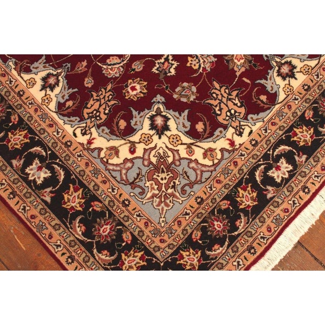 Middle Eastern Rug in Wool For Sale - Image 5 of 9