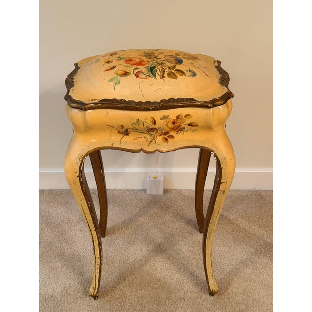 1950s Italian Florentine Hand-Painted Sewing or Jewelry Box on Cabriole-Leg Stand For Sale In New York - Image 6 of 18