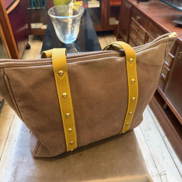 A 2006 Louis Vuitton Antigua Cabas Gm Brown Cotton Tote Bag For Sale - Image 16 of 16