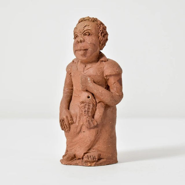 African Early 20th Century Earthenware Terracotta Clay Female Figurine With Fish Malawi For Sale - Image 3 of 7