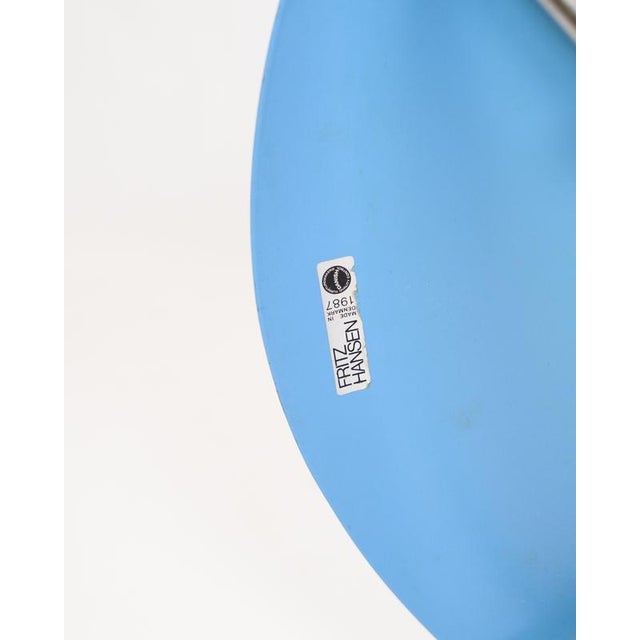 Blue Dining Table Chairs Model 3107 in Light Blue by Arne Jacobsen for Fritz Hansen, 1980s, Set of 5 For Sale - Image 8 of 9