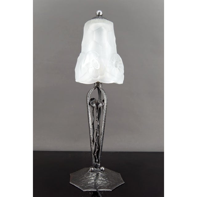 Art Deco Wrought Iron Lamp with Tulip Shade from Verrerie Dart Degué, France, 1930s For Sale - Image 4 of 17