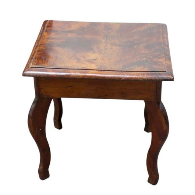 1960s 1960s Vintage Queen Anne Style Nest of Tables With Curved Legs & Pad Feet - Set of 3 For Sale - Image 5 of 12