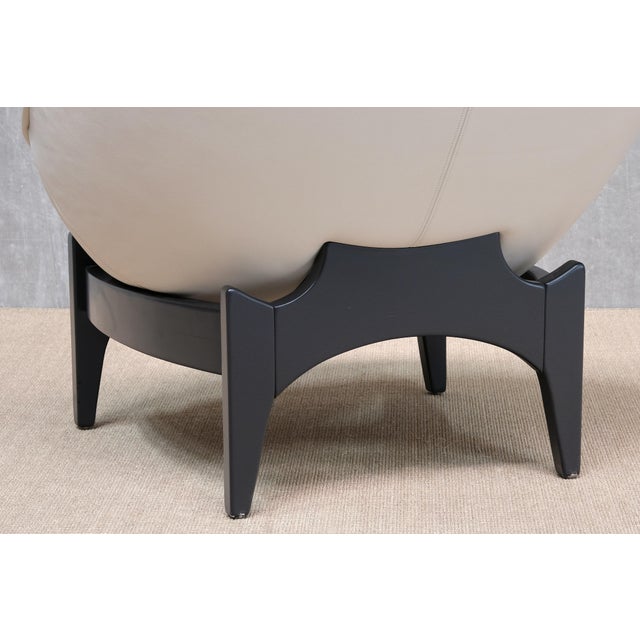 Oval White Leather Armchairs by Emiel Veranneman for de Sede, Switzerland, 1992, Set of 2 For Sale - Image 12 of 16