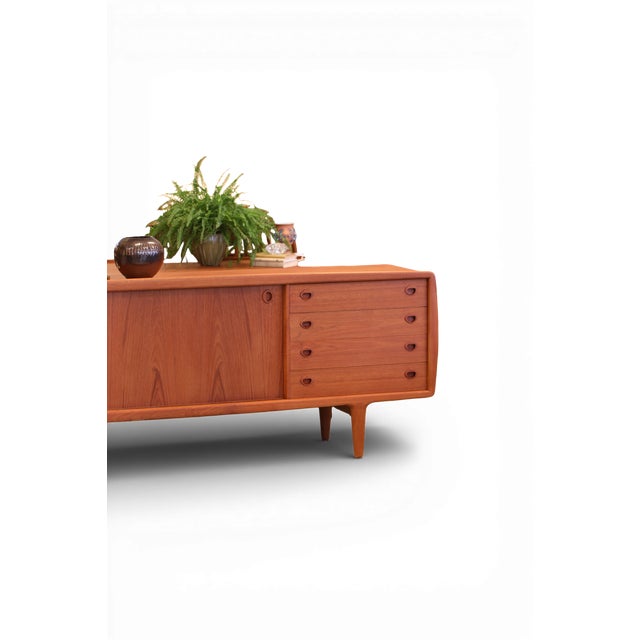 Long Sideboard in Teak with Drawers and Sliding Doors from H.P. Hansen, 1960s For Sale - Image 15 of 18