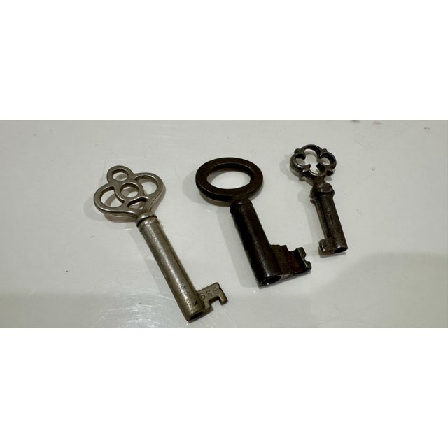 Antique Skeleton Keys Lot Vintage Brass Iron Ornate Bow Keys With Tassel For Sale - Image 9 of 14