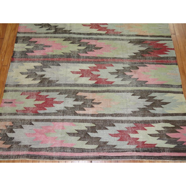 Rustic Southwestern Turkish Shabby Chic Turkish 20th Century Kilim For Sale In New York - Image 6 of 6