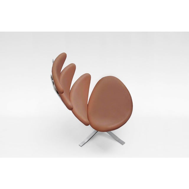 EJ5 Corona Lounge Chairs in Steel and Cognac Leather by Poul M. Volther for Erik Jørgensen, 1960s, Set of 2 For Sale - Image 5 of 8
