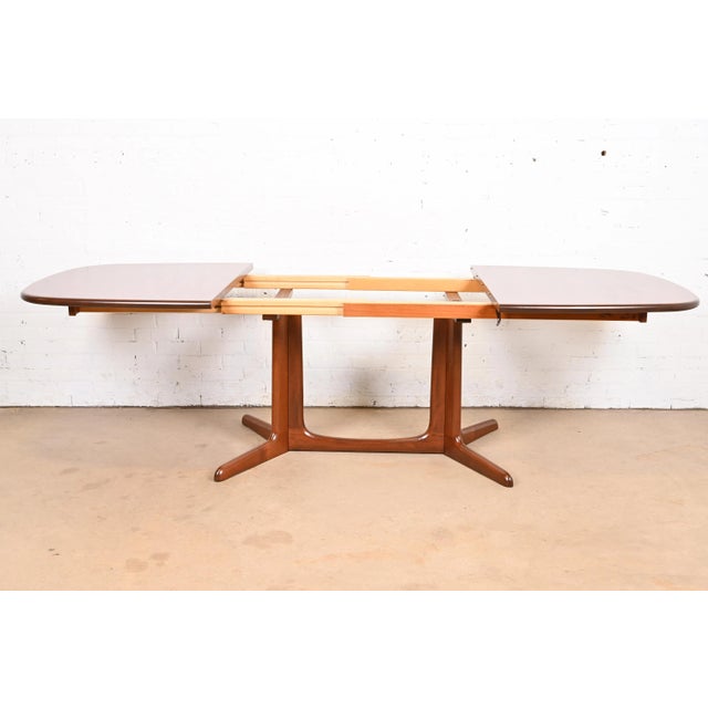 Niels Møller for Gudme Møbelfabrik Danish Modern Sculpted Teak Extension Dining Table, Newly Refinished For Sale In South Bend - Image 6 of 12