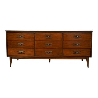 1960s Walnut Long Chest Bassett Furniture Sculptique Mid Century Modern For Sale