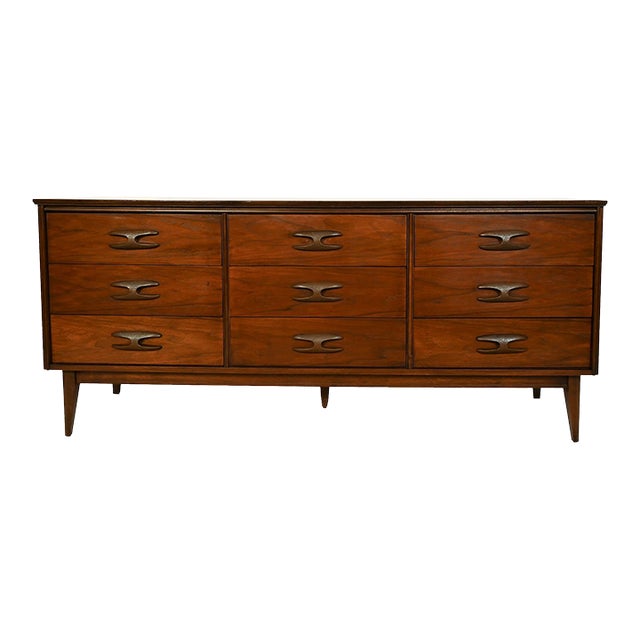 1960s Walnut Long Chest Bassett Furniture Sculptique Mid Century Modern For Sale