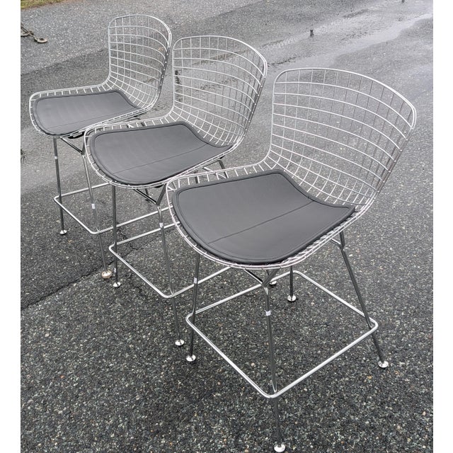 Mid Century Modern Harry Bertoia Style Chrome Wire Metal Bar Stool-Black For Sale - Image 10 of 18