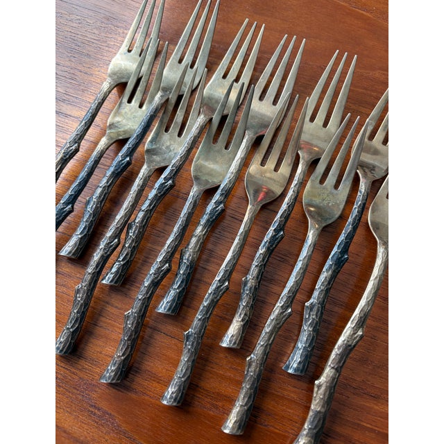 Metal Vance Kitira Adirondack Twig Brass Flatware Set 61 Pieces Serve 11+ For Sale - Image 7 of 11