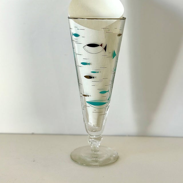 Glass 1960s Mid-Century Modern Atomic Fish Pilsner Beer Glasses, Libbey Glasses; Turquoise and Black W Platinum Trim; Set of 5 For Sale - Image 7 of 16