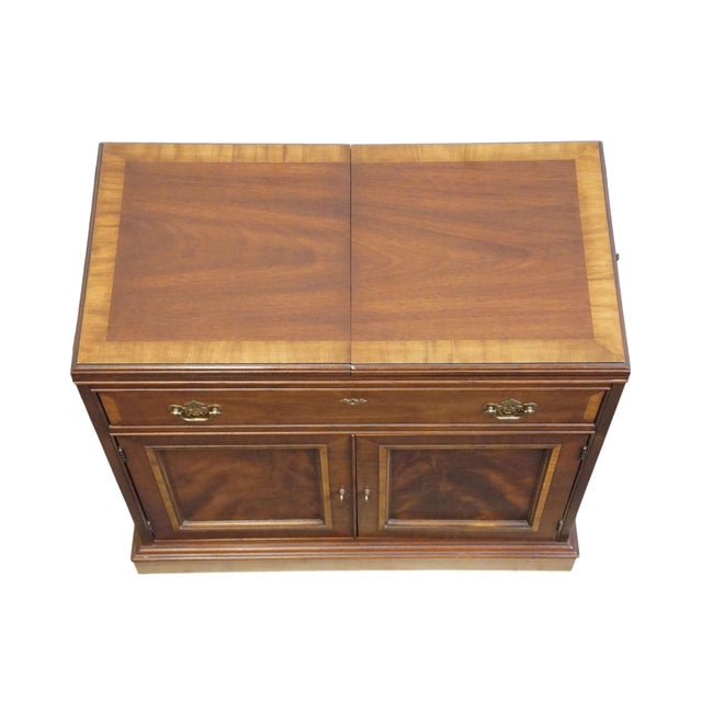 Late 20th Century Dixie Furniture Banded Mahogany Traditional Style 68" Flip-Top Server Buffet 549-861 For Sale - Image 5 of 18