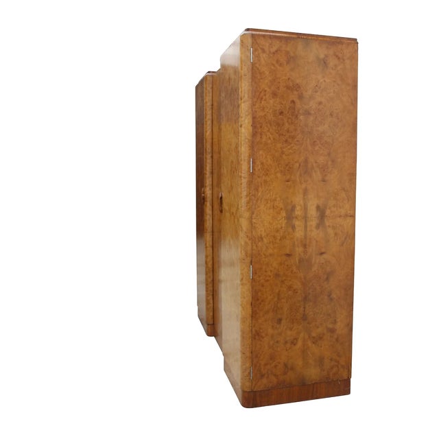 English Art Deco Blonde Walnut Triple Breakfront Wardrobe, 1930 For Sale - Image 4 of 14