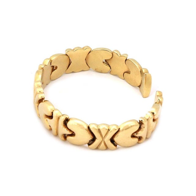 Mid 20th Century Hearts X Design 13mm Wide Flex 14k Yellow Gold Cuff Bracelet For Sale - Image 4 of 5