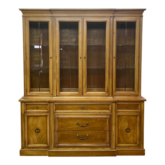 Vintage Mid Century Thomasville Italian Provincial China Display