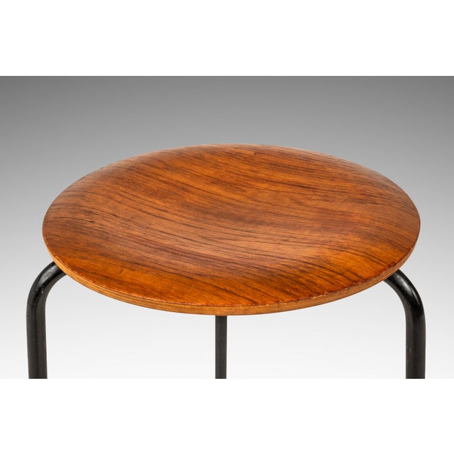 Set of Two (2) Early Model 3170 "Dot" Stools / Nesting Tables by Arne Jacobsen for Fritz Hansen, Demark, C. 1960s For Sale - Image 11 of 18