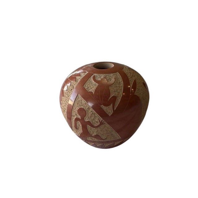 Native American Art Vintage Native American Sgraffito Pottery Etched Polished Finishes Tom Tapia For Sale - Image 4 of 8