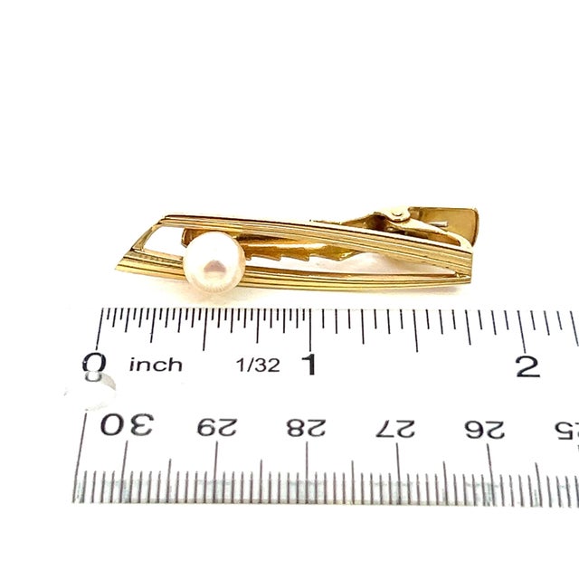 Metal 1990s Mikimoto Estate Akoya Pearl Tie Clip 45 mm 14k Y Gold 7.70 mm For Sale - Image 7 of 7